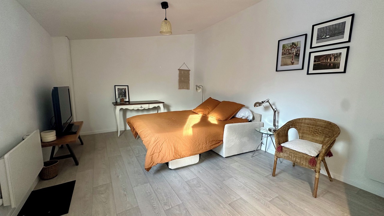 Photo of Bedroom in Begles