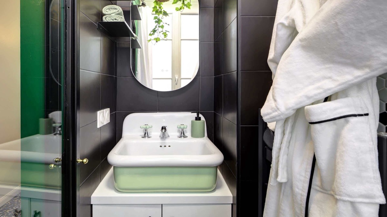 Photo of Bathroom in Arts-et-Metiers