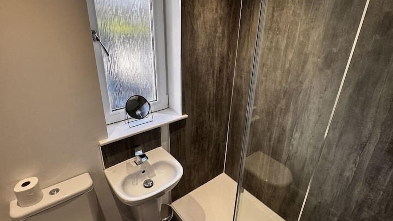 Photo of Bathroom in Kelty