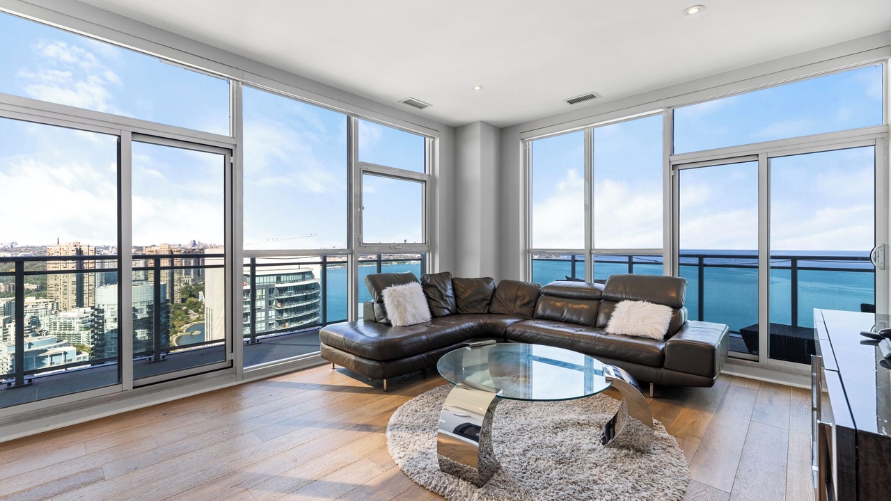 Photo of Livingroom in Humber Bay