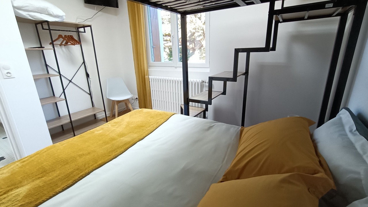 Photo of Bedroom in Brux