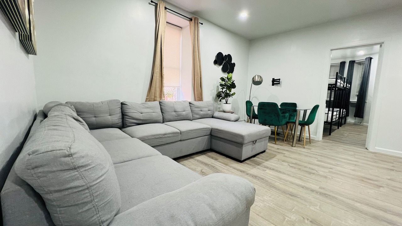 Photo of Livingroom in Williamsbridge