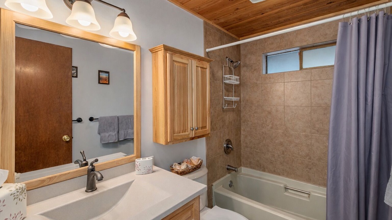 Photo of Bathroom in Ardenvoir