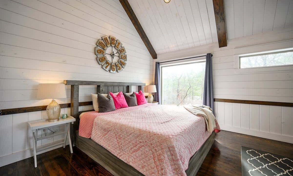 Photo of Bedroom in Broken Bow