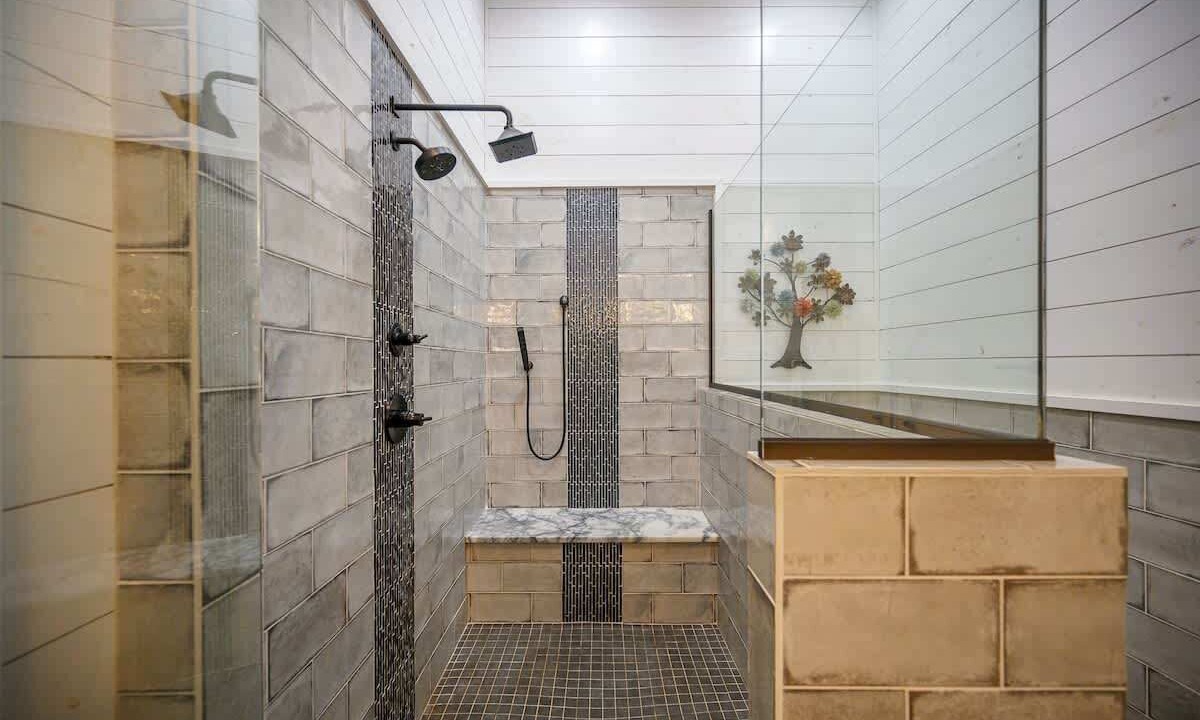 Photo of Bathroom in Broken Bow
