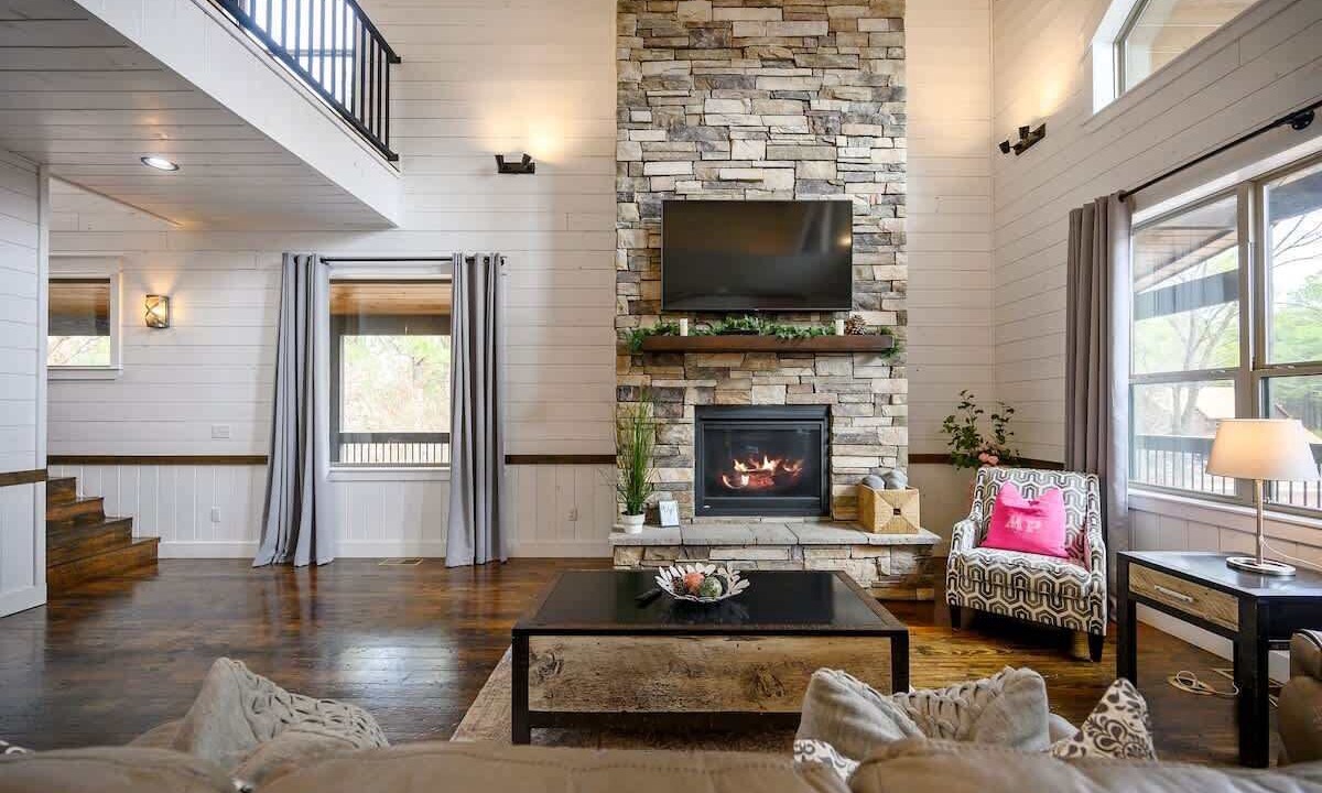 Photo of Livingroom in Broken Bow