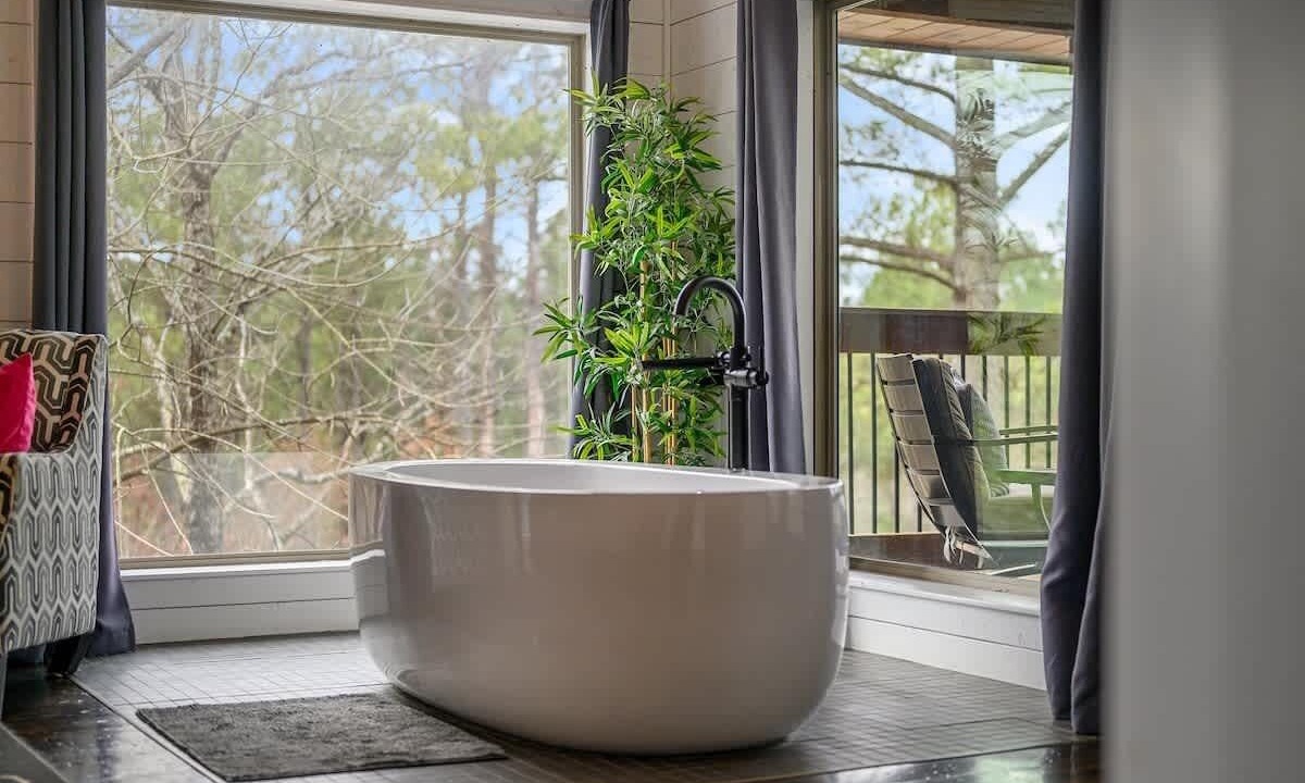 Photo of Bathroom in Broken Bow