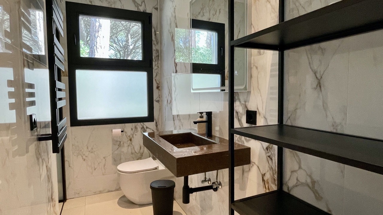 Photo of Bathroom in Pals