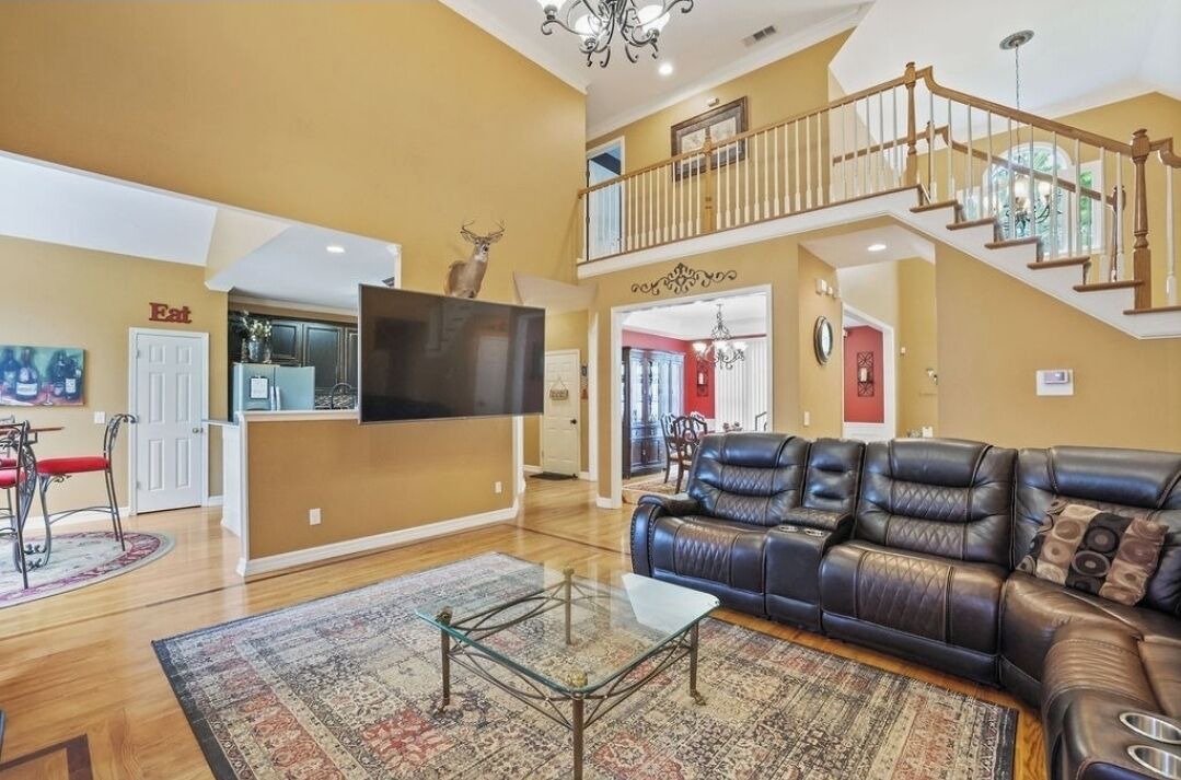 Photo of Livingroom in Canton