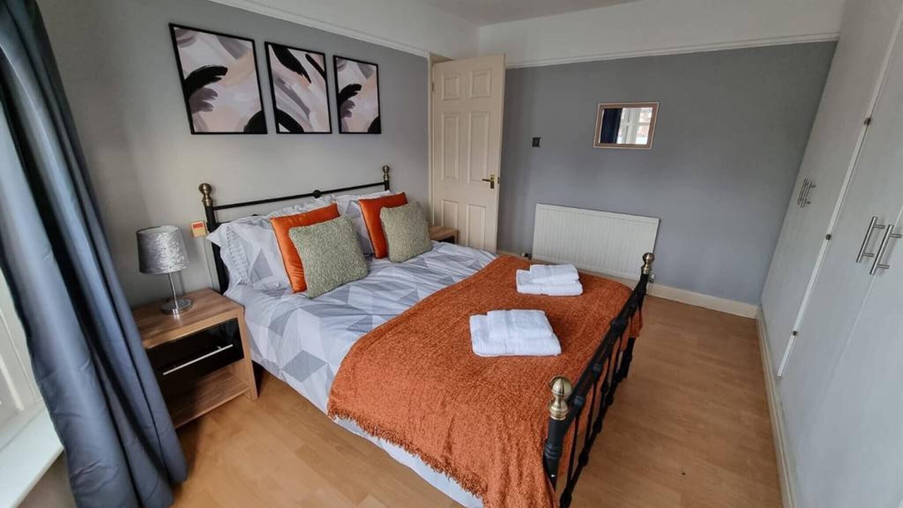 Photo of Bedroom in Droylsden