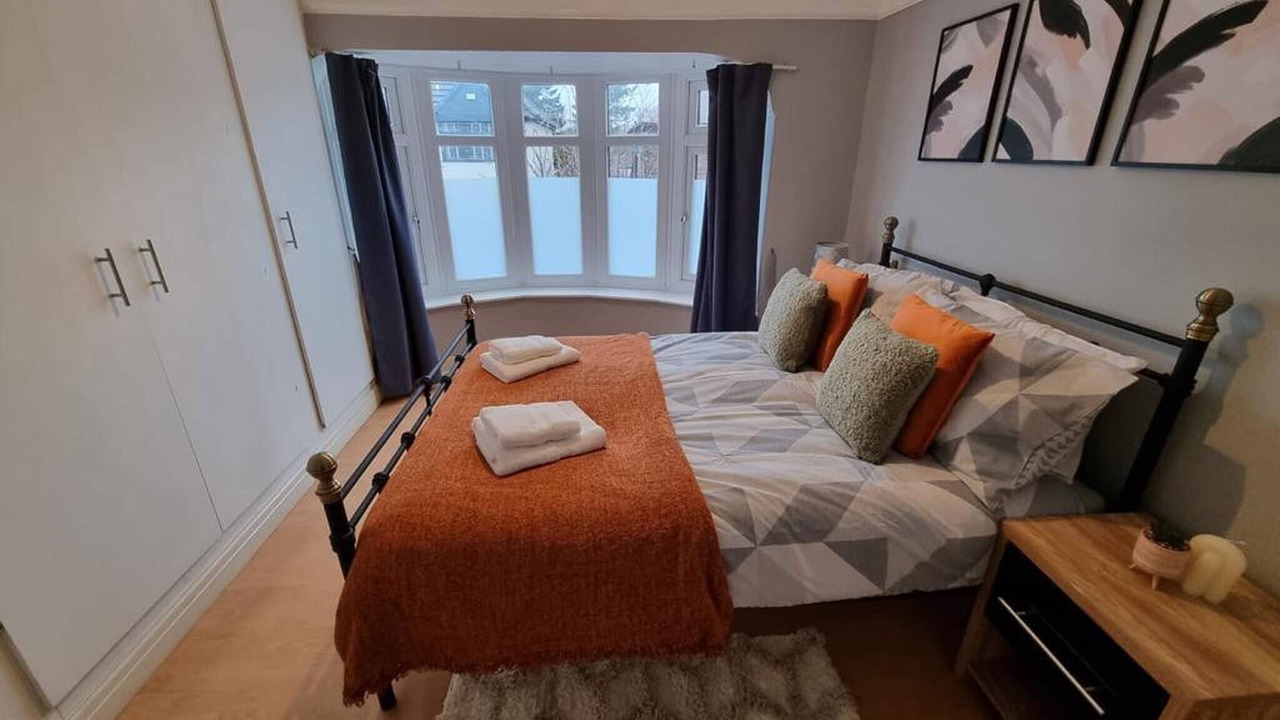 Photo of Bedroom in Droylsden