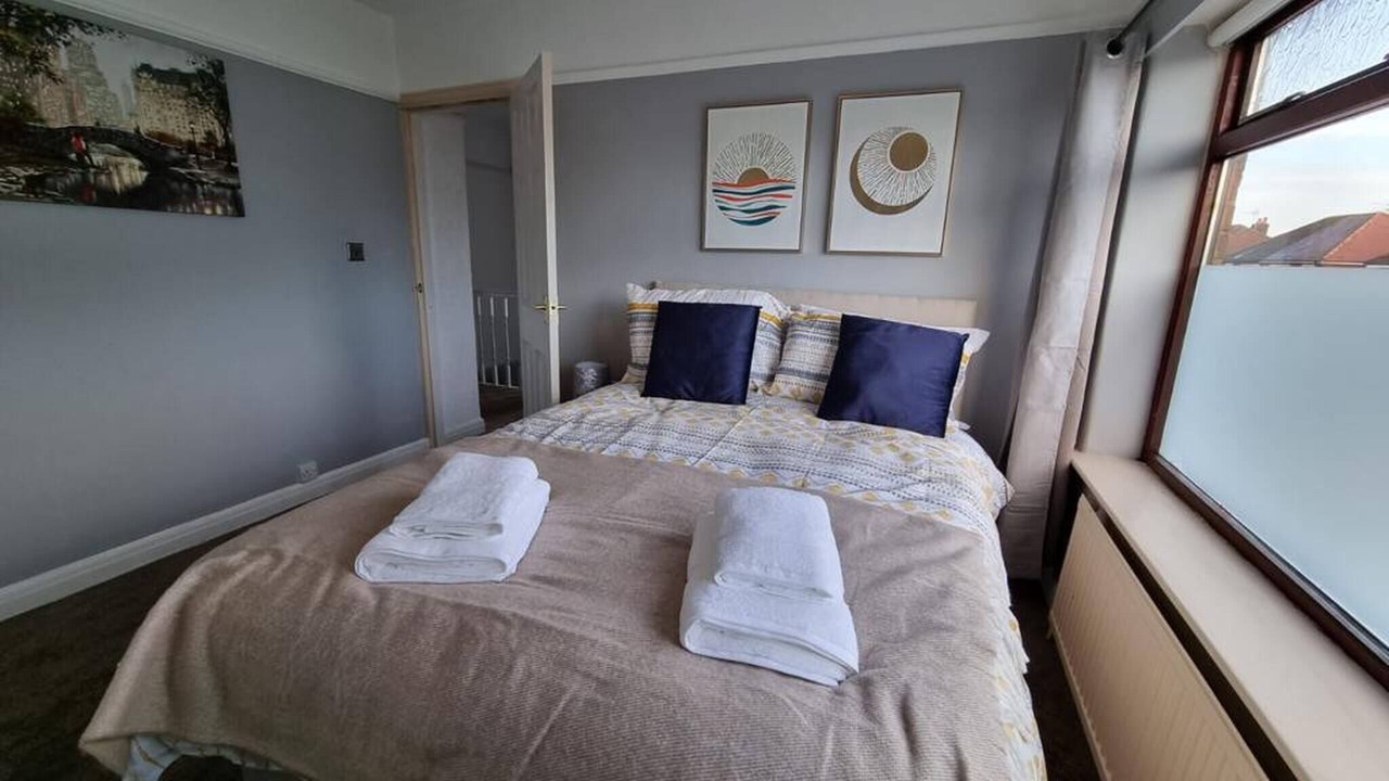 Photo of Bedroom in Droylsden