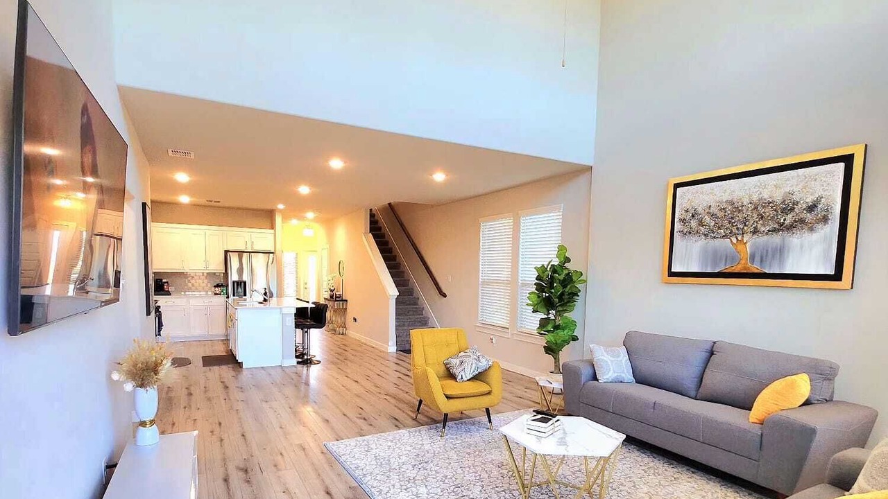 Photo of Livingroom in Forney