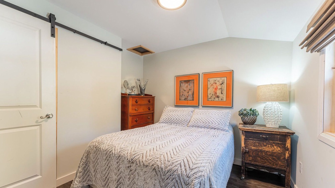 Photo of Bedroom in Victoria Road