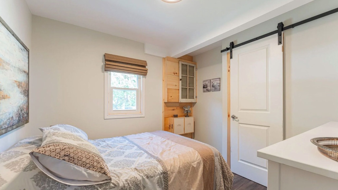 Photo of Bedroom in Victoria Road