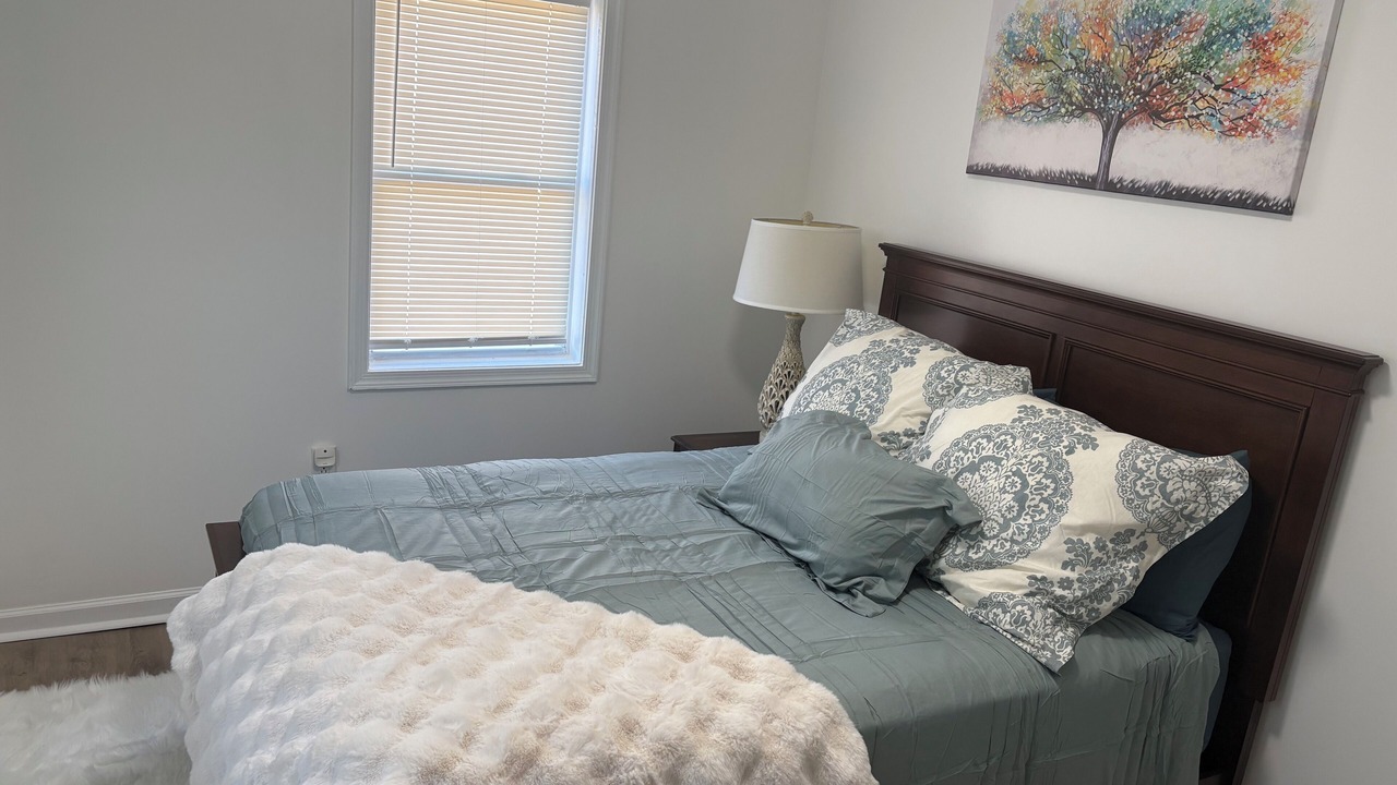 Photo of Bedroom in Newark