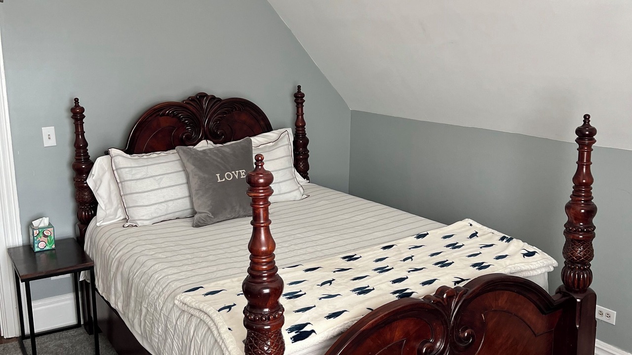 Photo of Bedroom in Waukegan