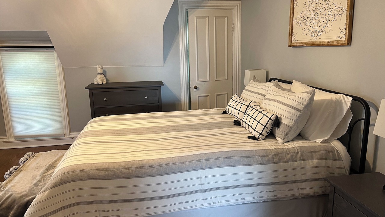 Photo of Bedroom in Waukegan