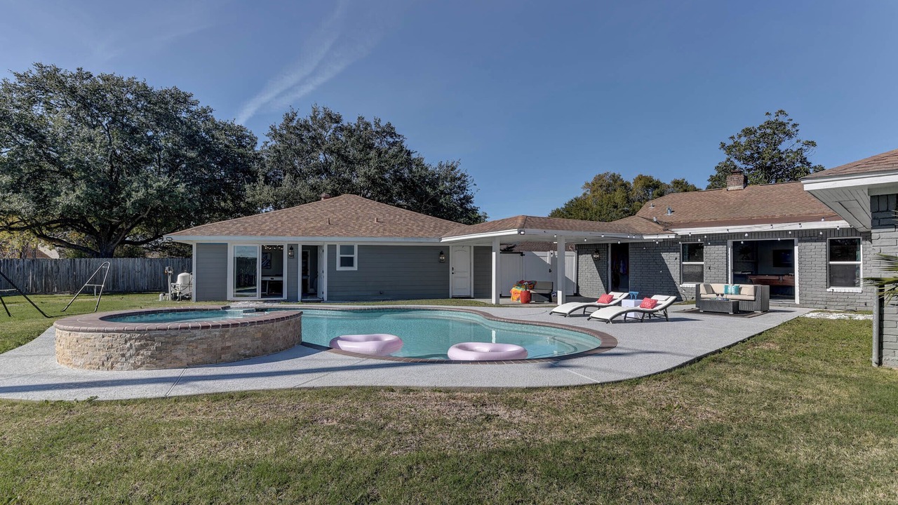 Photo of Outdoor in Clear Lake