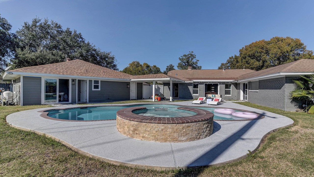 Photo of Outdoor in Clear Lake