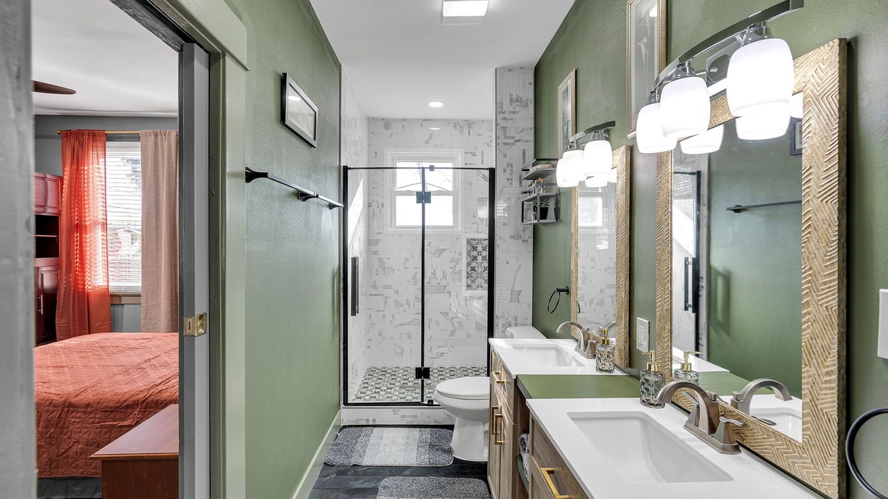 Photo of Bathroom in Destrehan