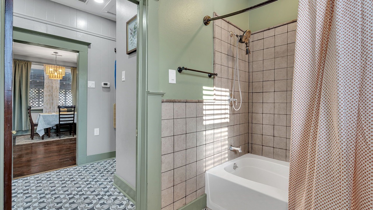 Photo of Bathroom in Destrehan