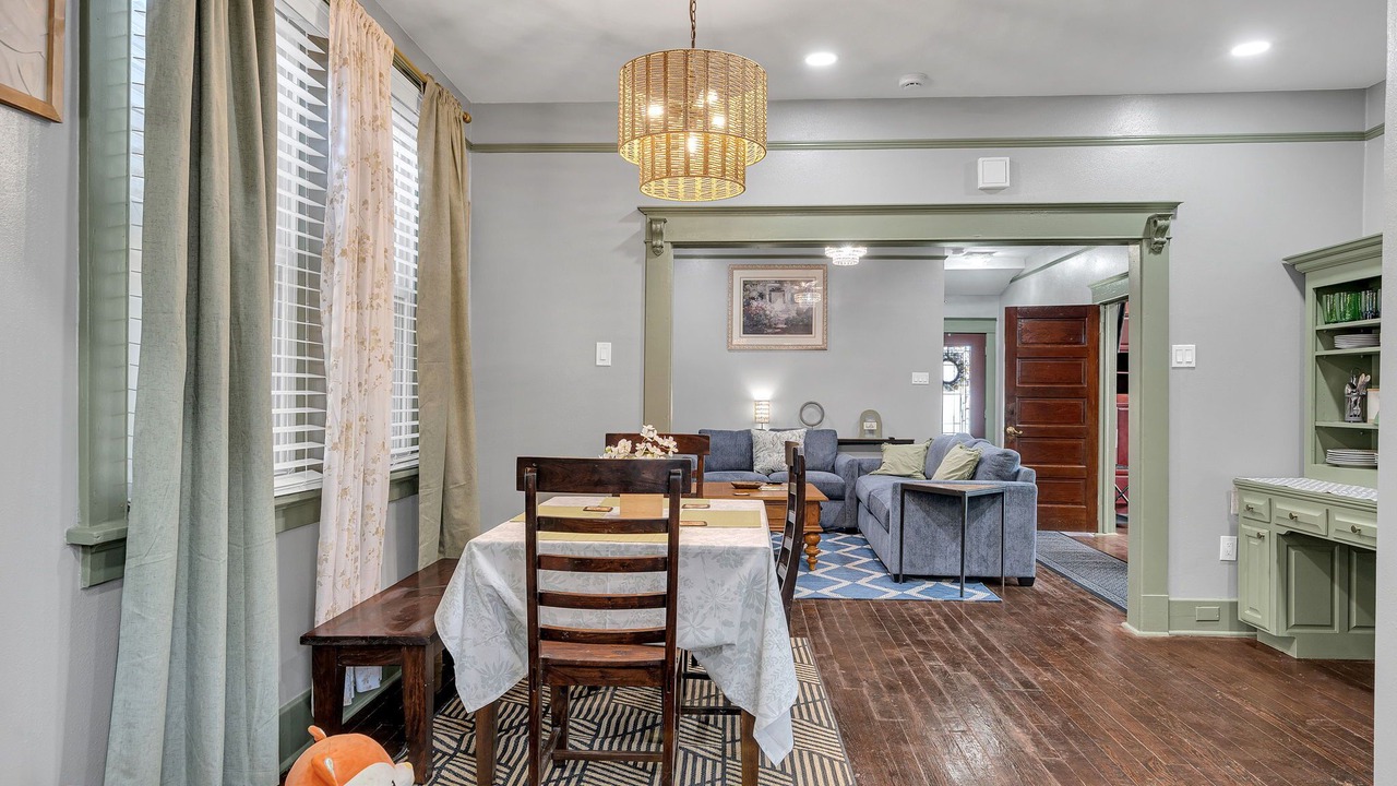 Photo of Bedroom in Destrehan