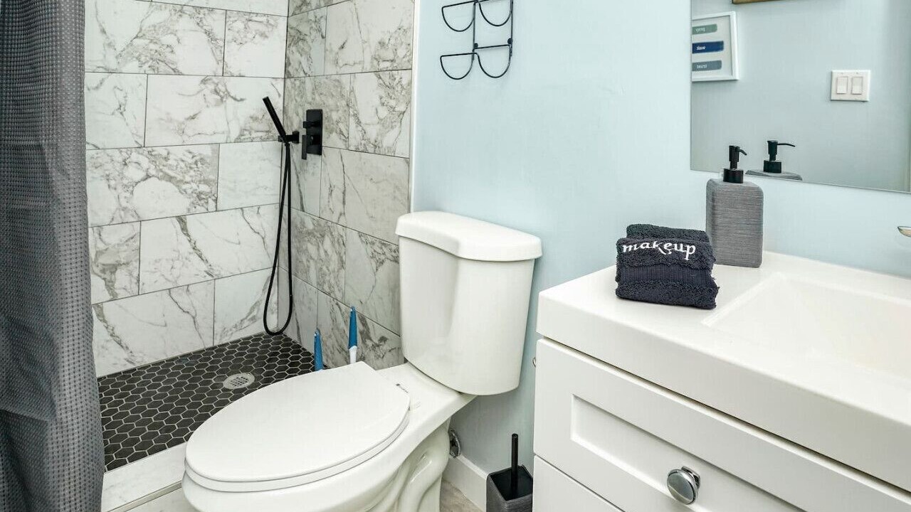 Photo of Bathroom in West Little Havana