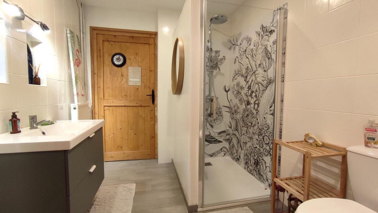 Photo of Bathroom in Limpiville