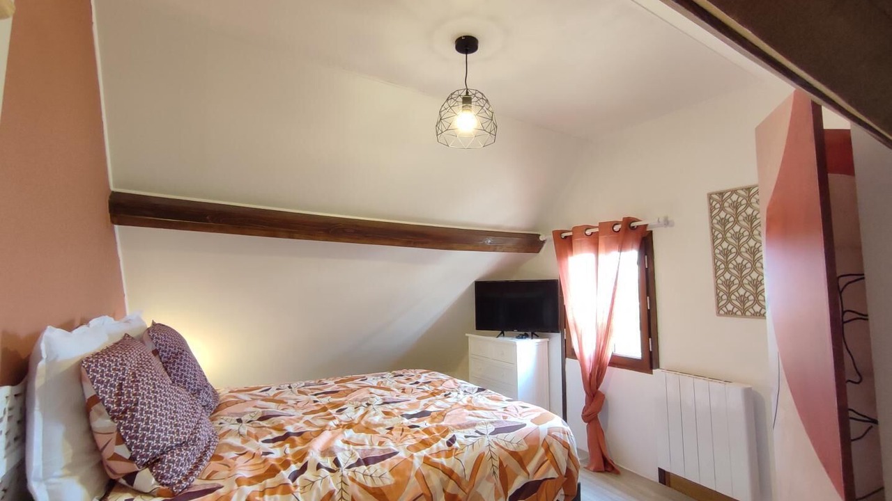 Photo of Bedroom in Cuverville-sur-Yeres