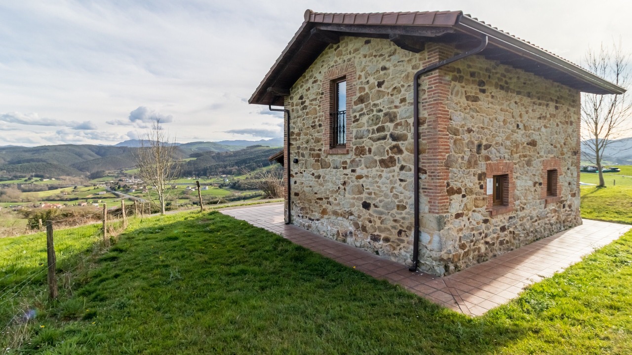Photo of Outdoor in Barcena de Cicero
