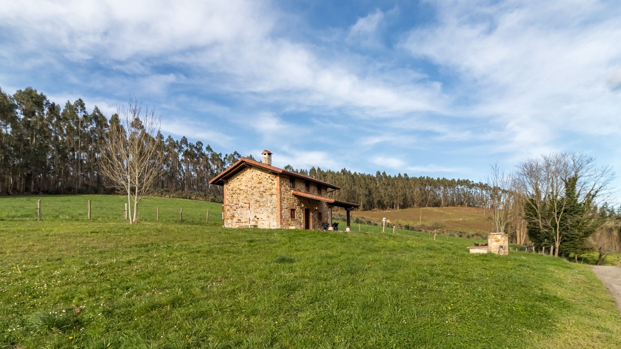 Photo of Outdoor in Barcena de Cicero