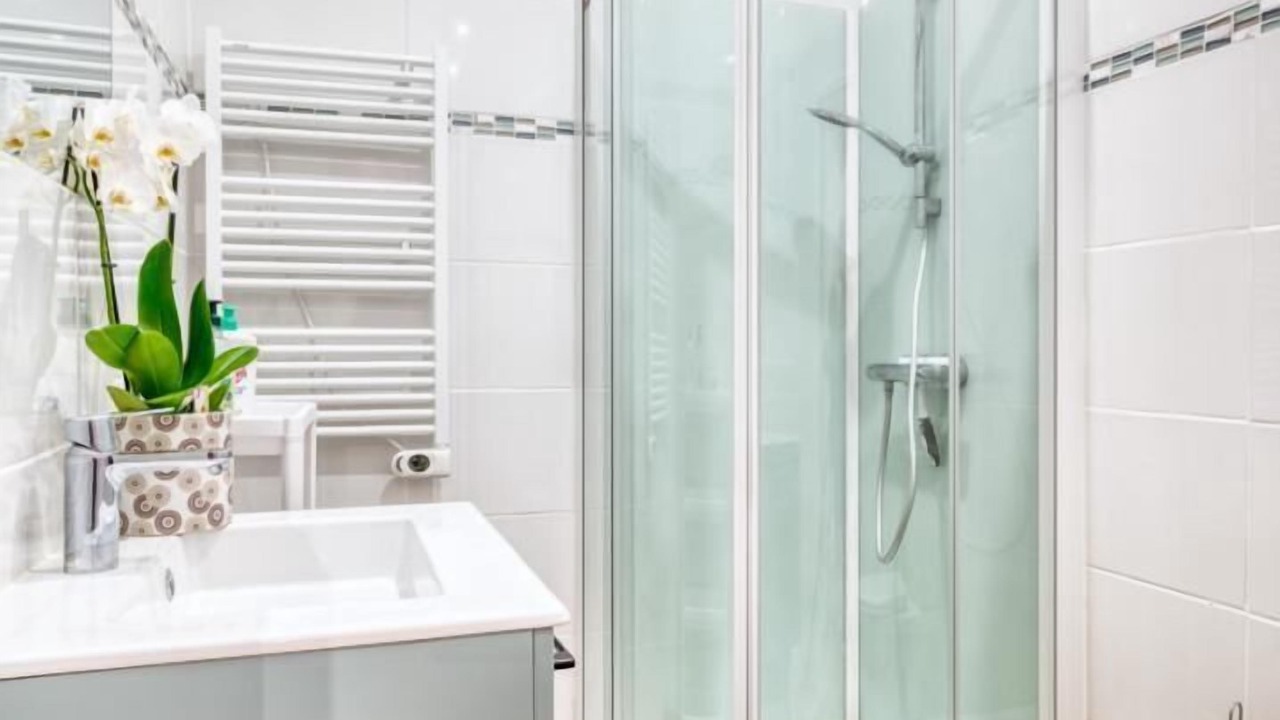 Photo of Bathroom in Dieppe