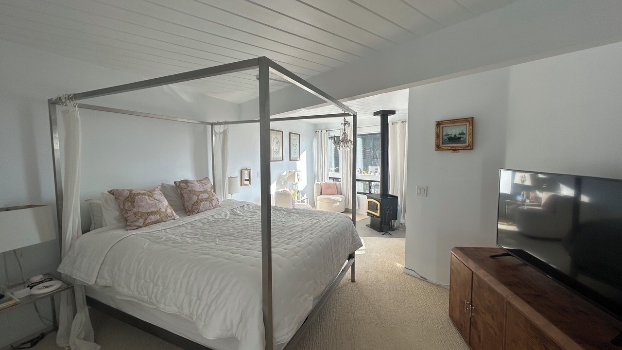 Photo of Bedroom in Del Mar Heights