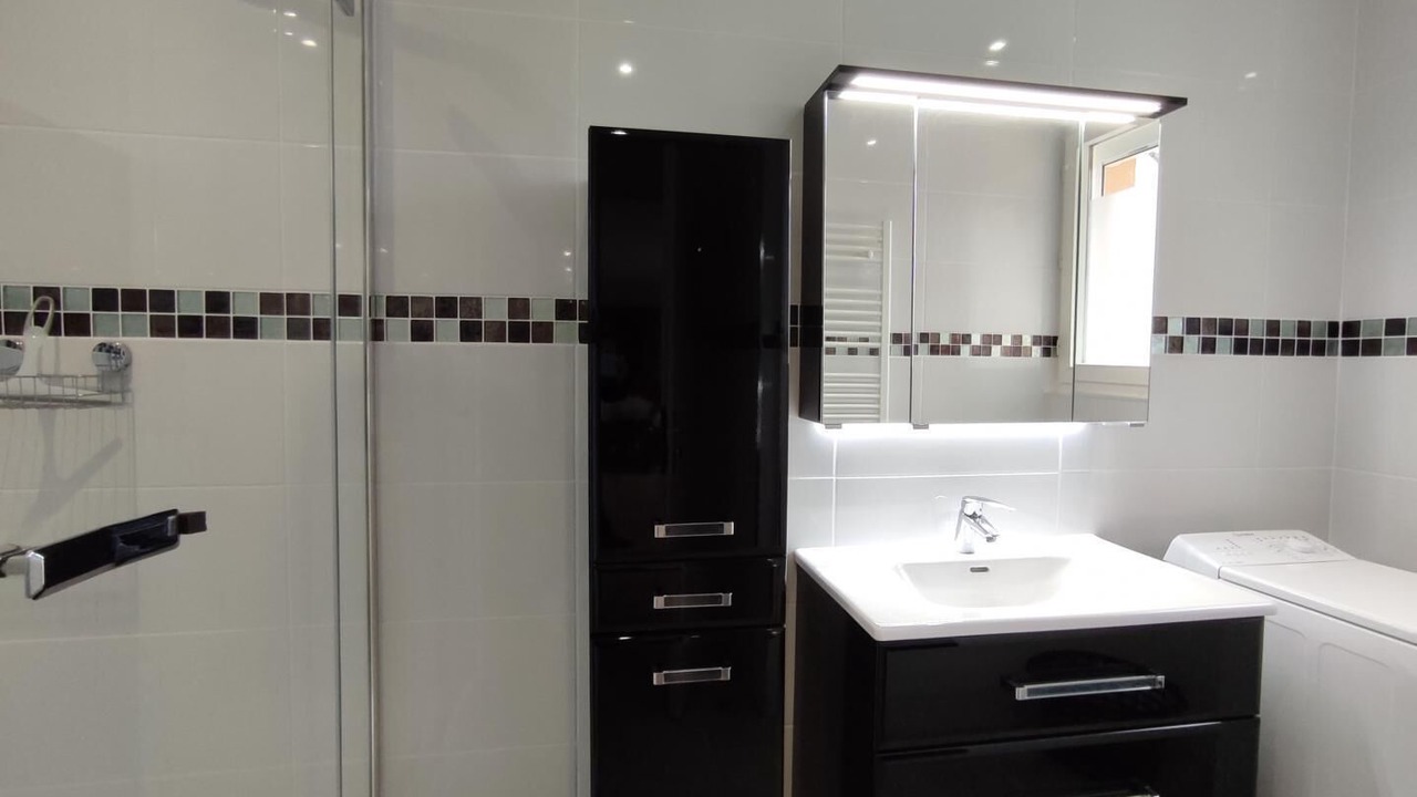 Photo of Bathroom in Saint-Martin-aux-Buneaux