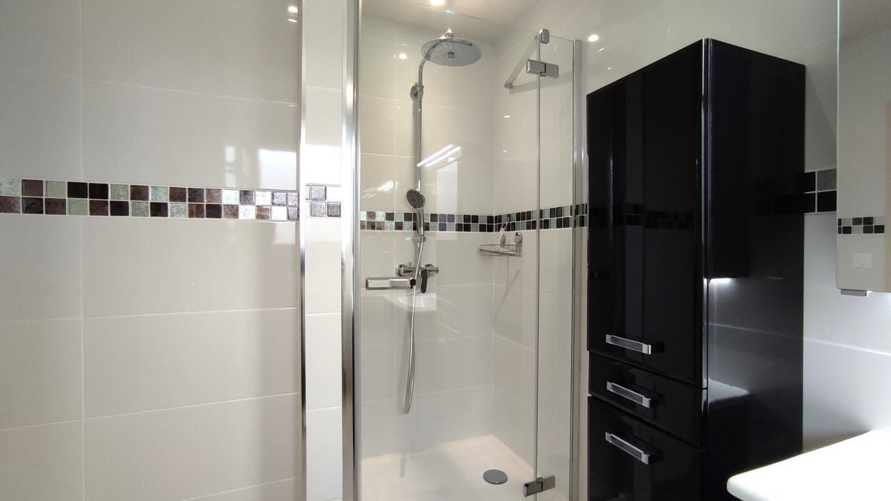 Photo of Bathroom in Saint-Martin-aux-Buneaux