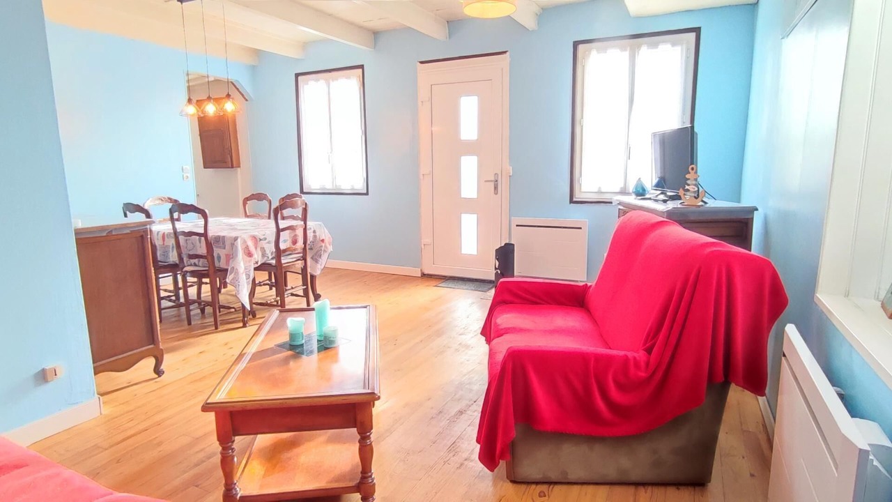 Photo of Livingroom in Gruchet-Saint-Simeon