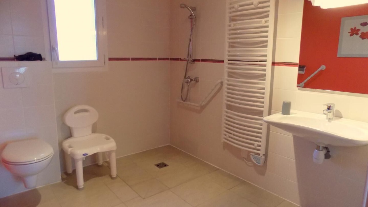 Photo of Bathroom in Saint-Crespin