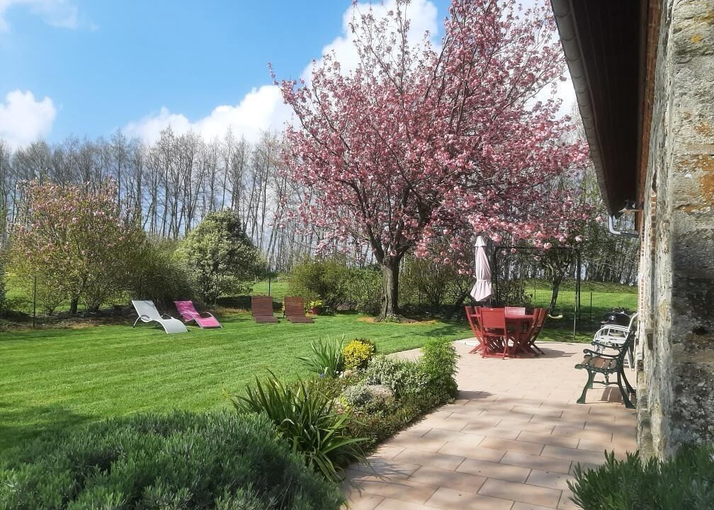 Photo of Patio Balcony in Bec-de-Mortagne