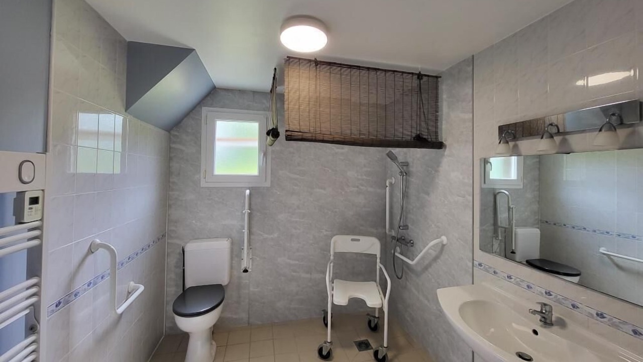 Photo of Bathroom in Sainte-Marguerite-sur-Fauville