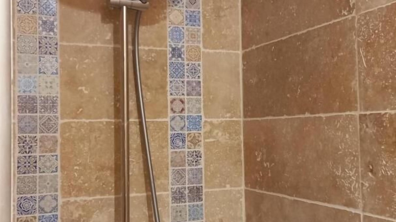 Photo of Bathroom in Ecrainville