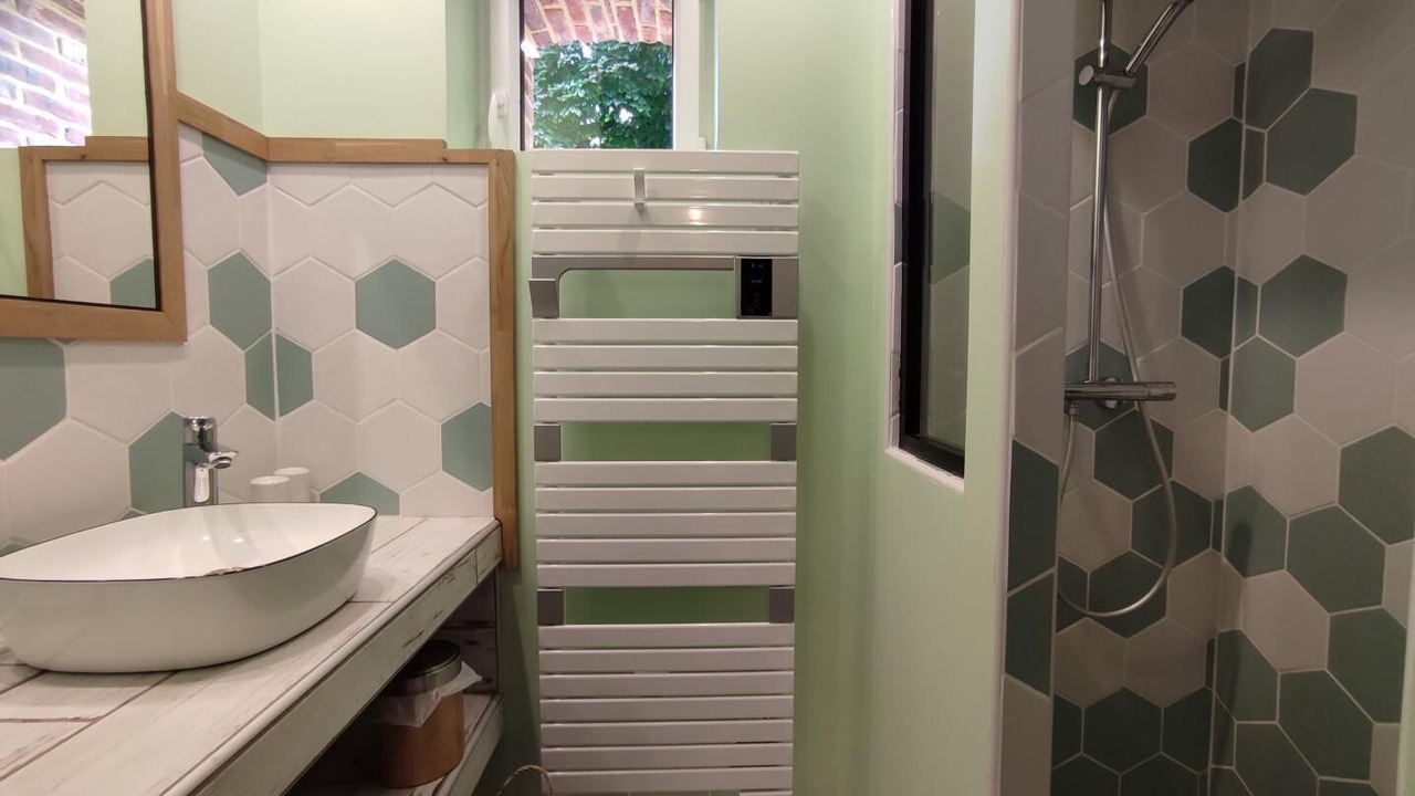 Photo of Bathroom in Ecrainville