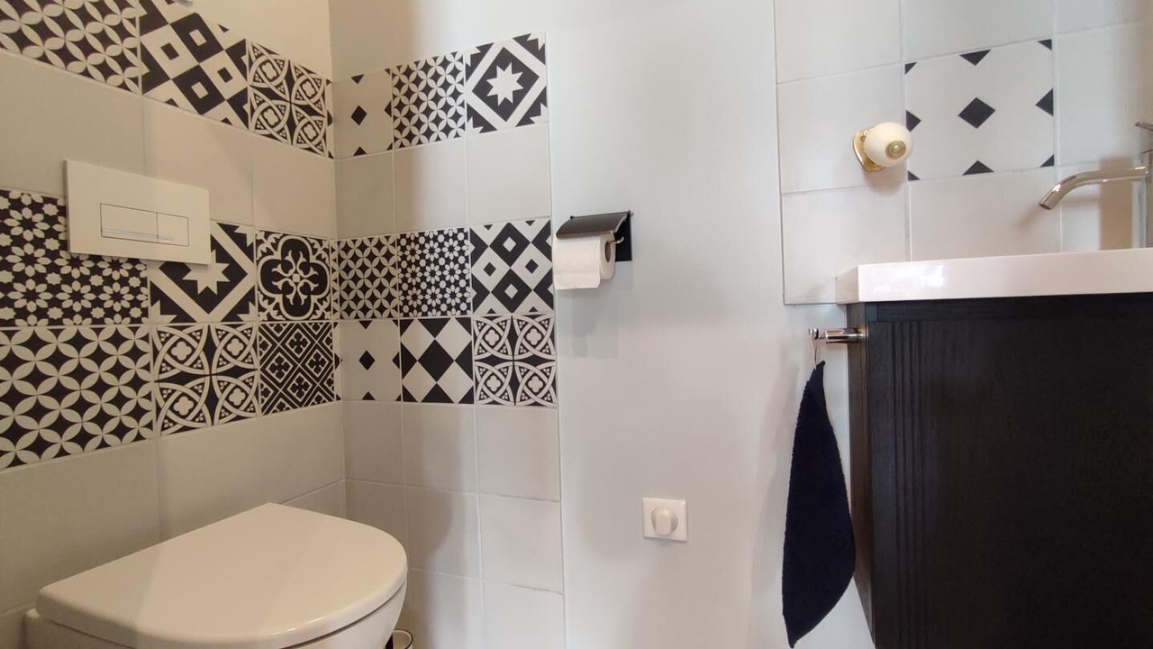 Photo of Bathroom in Ecrainville