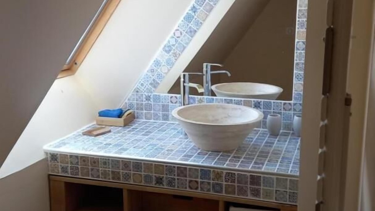 Photo of Bathroom in Ecrainville