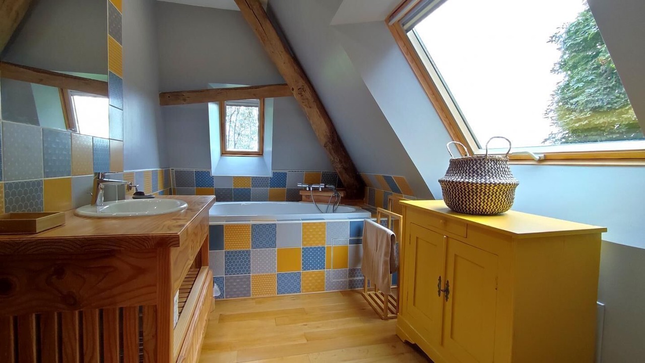 Photo of Bathroom in Ecrainville