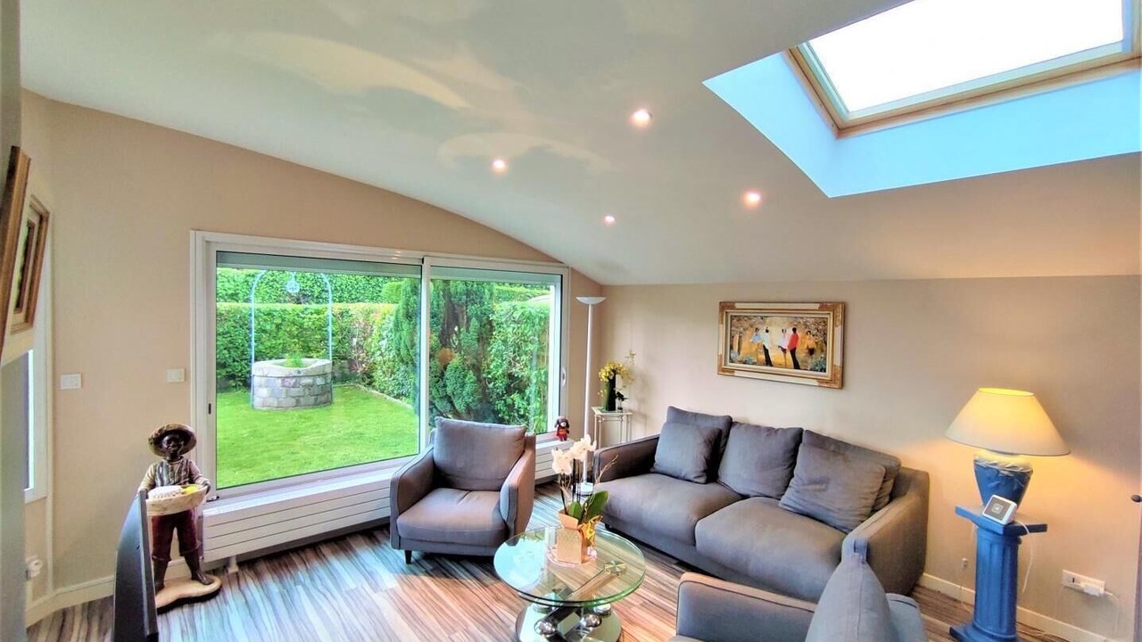 Photo of Livingroom in Mont-Saint-Aignan