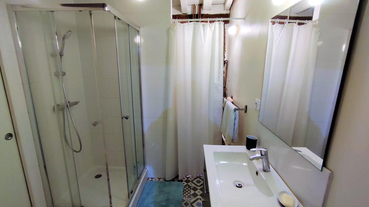 Photo of Bathroom in Saint-Martin-aux-Buneaux