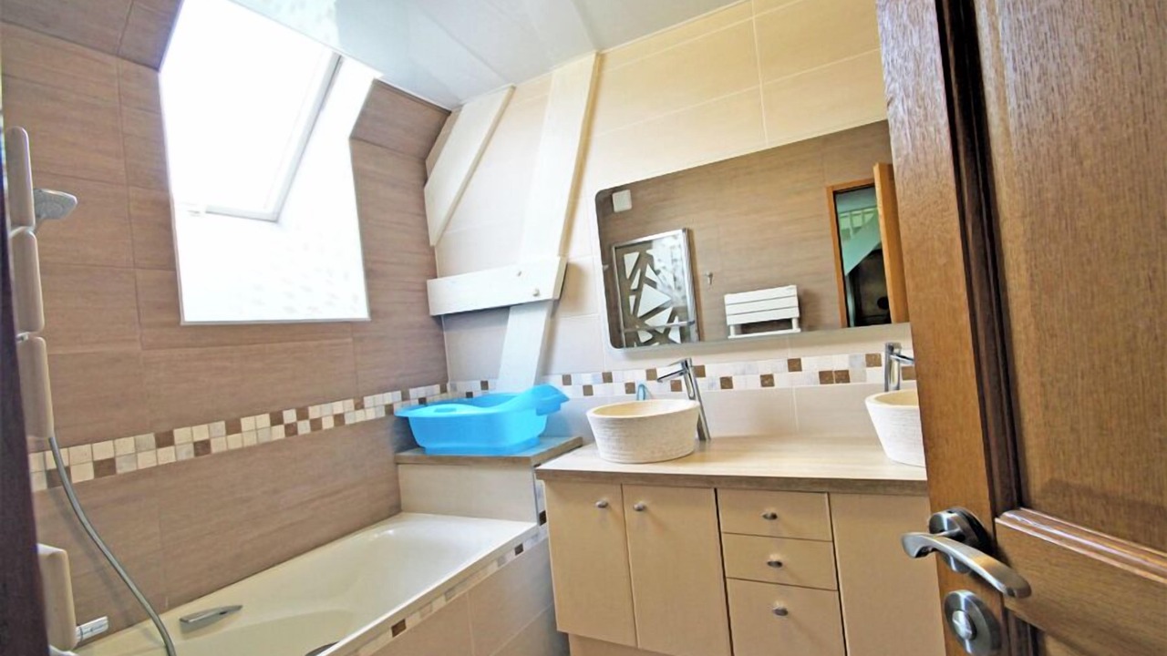 Photo of Bathroom in Montivilliers