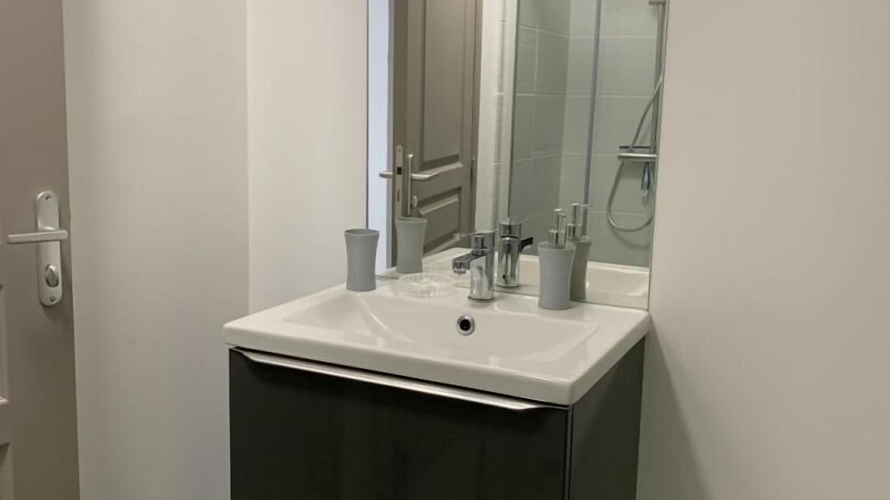 Photo of Bathroom in Fontenay