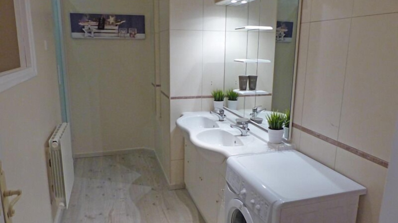 Photo of Bathroom in Cottevrard